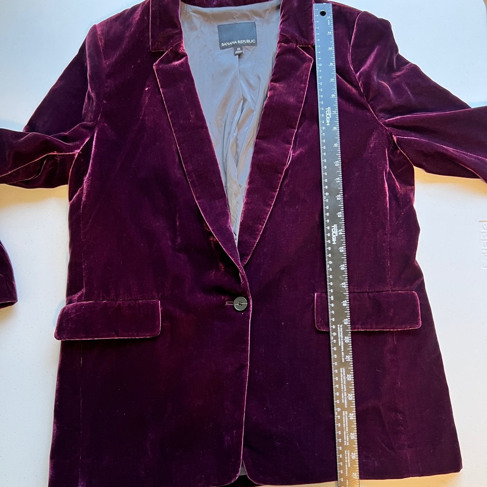 Banana Republic Women's Burgundy Purple Velvet Blazer - Picture 9 of 9